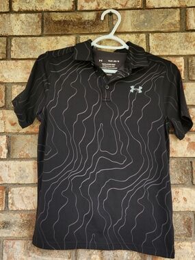 Under Armour Youth Large Black Polo with Subtle Gray Topographic Print